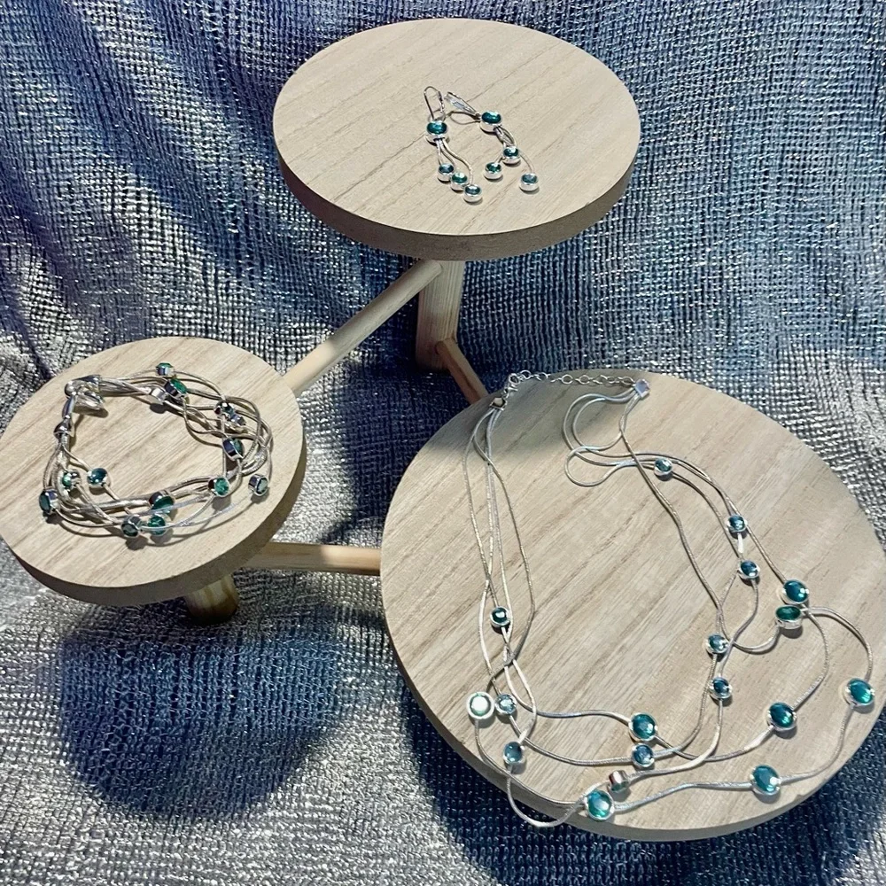 Silver Necklace, Pierced Earrings & Bracelet with blue gem stones. - Picture 2 of 11